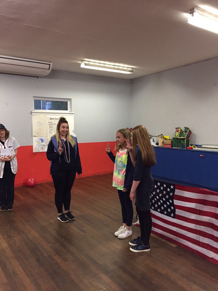 1stUddGuides's tweet photo. Well done to our new guides who made their promise tonight with a USA theme! #Girlguiding https://t.co/uHBCm8Bgej
