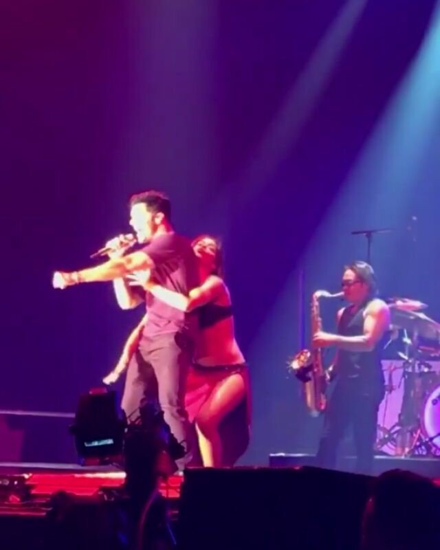DesquiciadasRM's tweet photo. #Maria ❤❤❤ #Zaragoza #DesquiciadasRM @ricky_martin #ComunidadRM #fandomRM #Argentinateextraña #rickymartin (@glori… https://t.co/0Ev6gC0ULs https://t.co/Dyp0hXaEKS