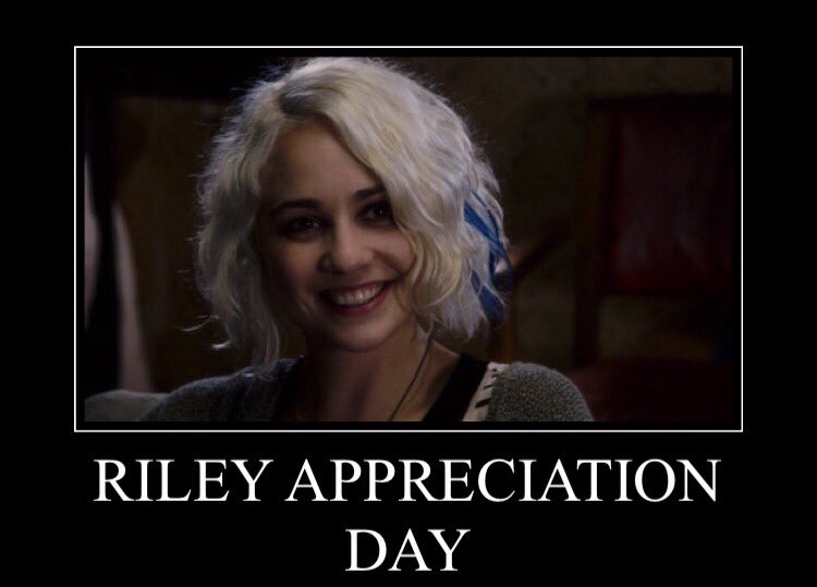 NetflixLifee's tweet photo. How many RTs can we get to show some love for Riley (@Tuppence) from @Sense8? #RileyAppreciationDay #BringbackSense8 https://t.co/dCW3gToyB5