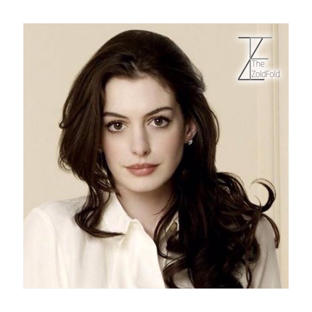 TheZoldFold's tweet photo. Anne Hathaway our #womancrush #wcw she loves cruelty free footwear, and we love her 🖤 #CrueltyFree #Ethicalblogger https://t.co/uvby5UNvrv