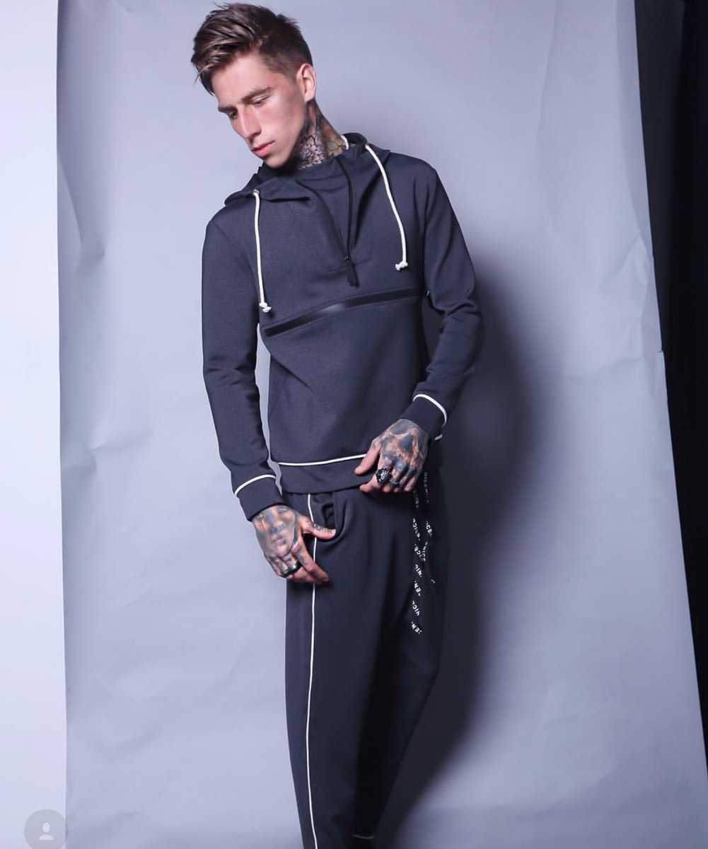 AMarzo8's tweet photo. OH YEAH, I model too 👀#malemodle #Tatoo #cuteboy #model #music #singer #PROMO https://t.co/ZOuTnE5xVd