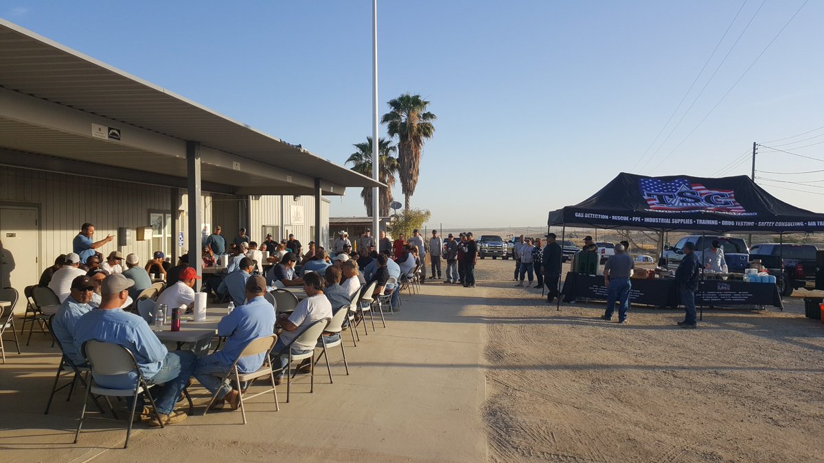 TrinitySafety_'s tweet image. No better way to celebrate safety than by providing breakfast for E&amp;amp;B Natural Resources! #SafeANDSatisfied