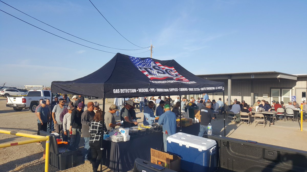 TrinitySafety_'s tweet image. No better way to celebrate safety than by providing breakfast for E&amp;amp;B Natural Resources! #SafeANDSatisfied