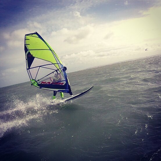 nicahat's tweet photo. Nice little #bumpandjump #windsurf down at #haylingisland this afternoon... https://t.co/vBi8mei1Oq https://t.co/cpZECZX7JN