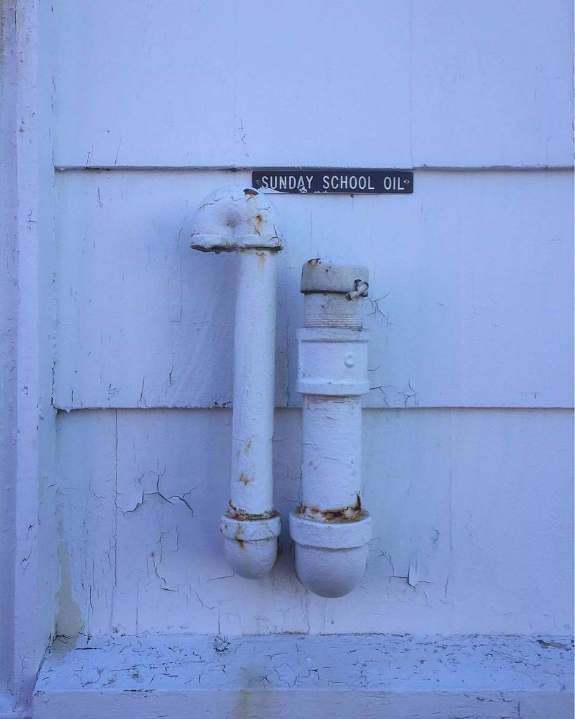 sharemerica's tweet photo. I love this little town. Also I'm easily amused. #easilyamused #signs #smalltownlife #lunenburgnovascotia #lunenbu… https://t.co/MzPBqnTyEG https://t.co/jGCdo15hwu