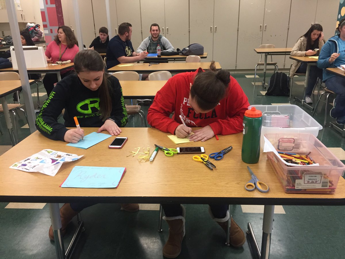 pmhsfccla's tweet photo. FCCLA making cards for Ryder! Hoping to make his day a little brighter :) #rallyingforryder https://t.co/zxuMxYXDBY