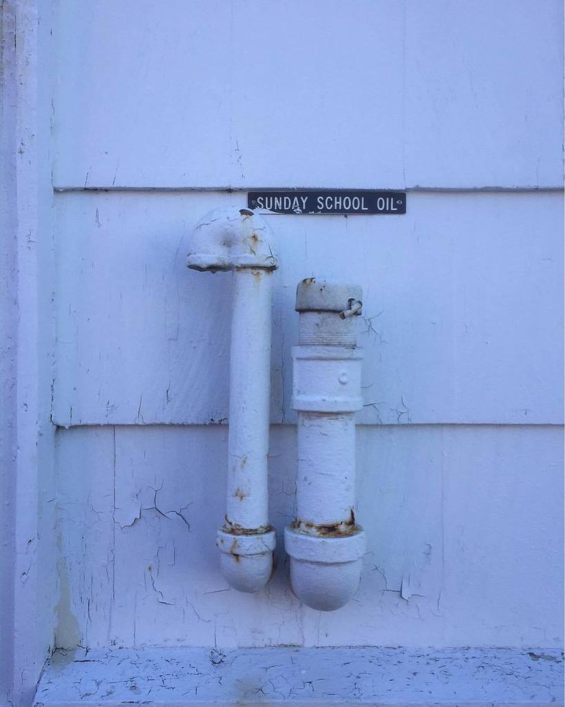 sharemerica's tweet photo. This town cracks me up some. #lunenburg #lunenburgnovascotia #smalltownlife #signs #easilyamused https://t.co/44VxZuT2RC https://t.co/NFynBH0KQ0