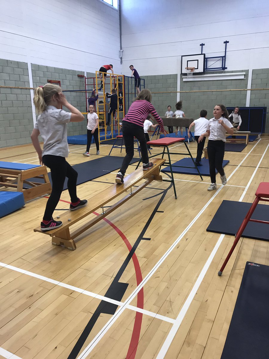 StratheskPS's tweet image. P6 doing parkour. #selfregulating #driven #assessing #challenging #wow