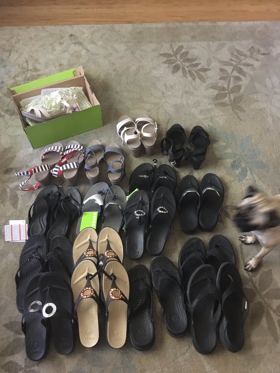 JOVIE5372's tweet photo. @Crocs this is just the recent ones! #idontseeaproblem #crocs 🐊 https://t.co/ycT3v660tB