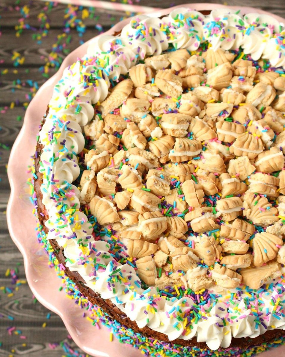How delicious does this Funfetti Cheesecake look from <a href="/momsandmunchkin/">Cheryl Kirkness</a> ? Find the recipe here: issuu.com/compass/docs/p… #sk #pinkmagsask