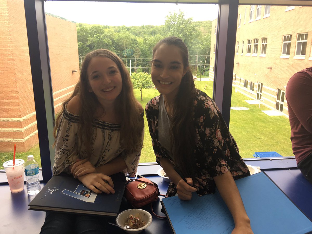 ski626's tweet photo. Junior-Senior Ice cream social! #SeniorWeek @abookforfrances @PVHSsciresearch @Classof17_PVHS https://t.co/QJxznb4f6p