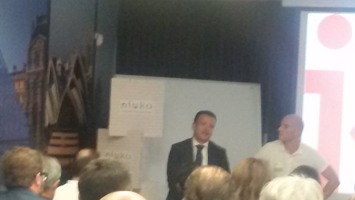 ariannaled's tweet photo. Chiude l'evento #lightinsight #ChristianMazzola #CEO di @ariannaled. #ledification #smartlighting #humancentriclighting https://t.co/o3Qok5xI6W
