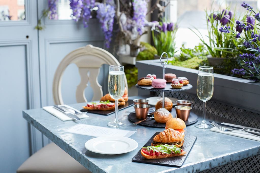 #Win afternoon tea for two at <a href="/Selfridges/">Selfridges</a> just RT &amp; follow to enter, winner announced 12/06 #WinItWednesday #Competition #London