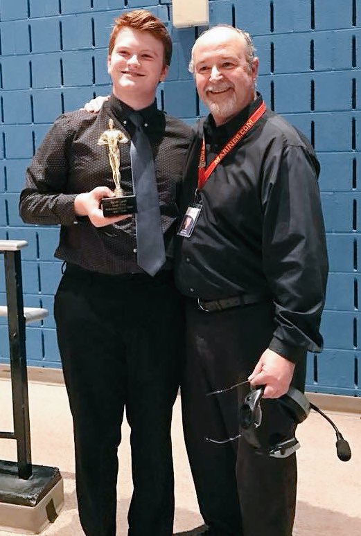 replogle6304's tweet photo. With one of my stars. #AcademyAwards #FHSproud #musicaltheatre @ffxhsprincipal @Fairfax_Academy https://t.co/B8dkudLP6k
