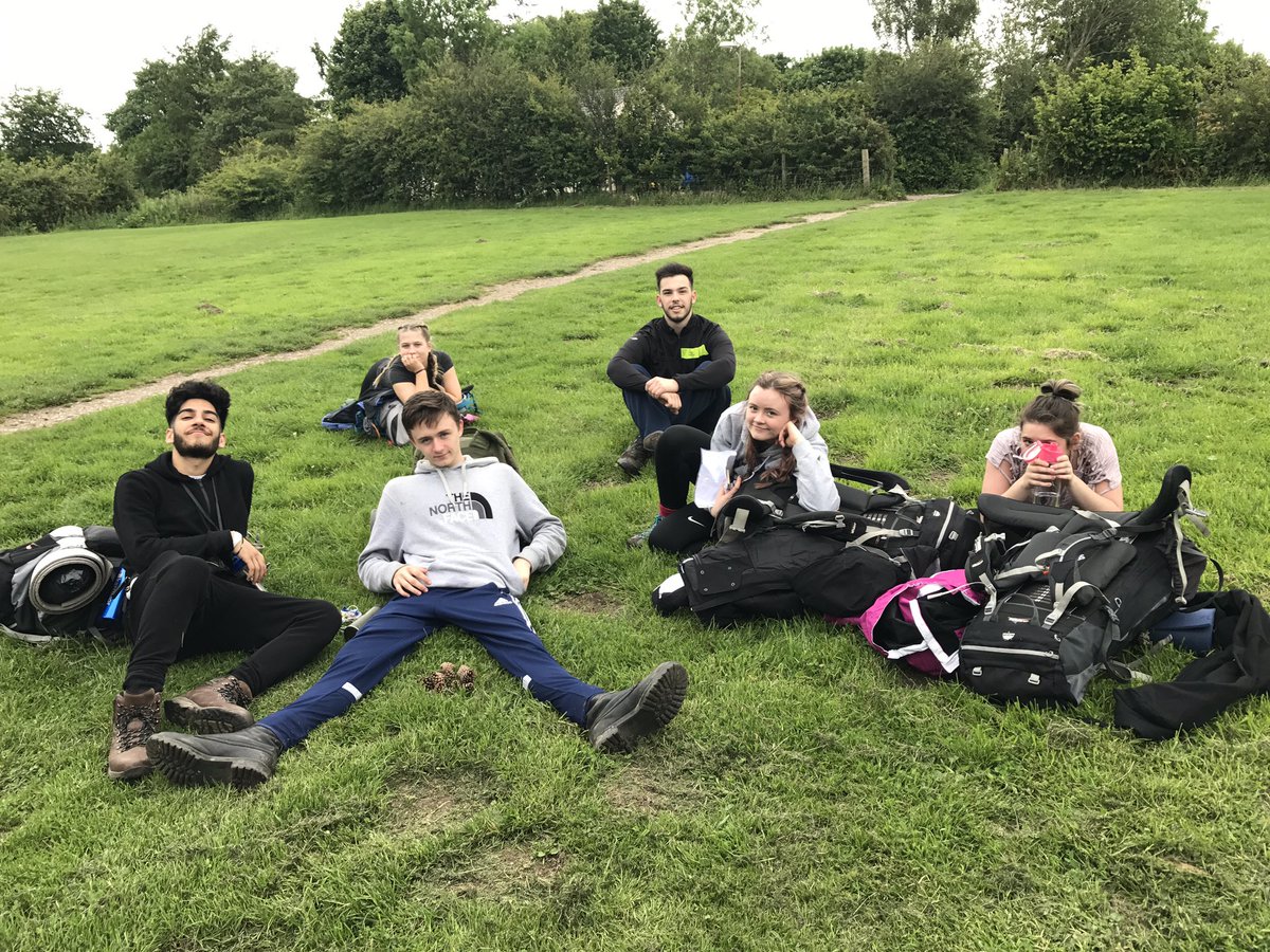 StAmbroseBarlow's tweet photo. Back at @BibbysFarmScout and ready to set up camp ⛺️#dofe @DofENorth #6form #Silver https://t.co/soaEpFtH5V