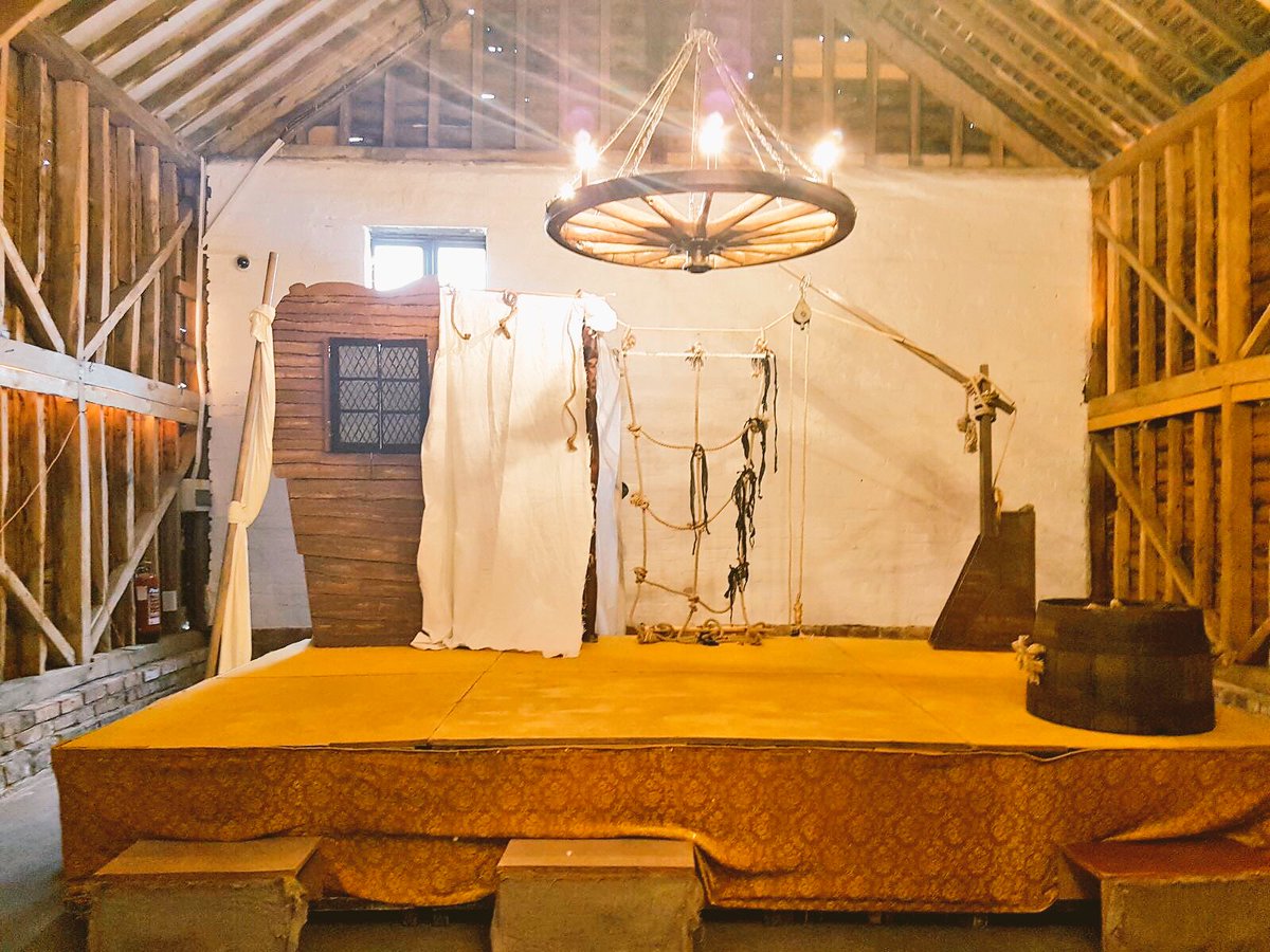Performing inside the beautiful <a href="/OverBarn/">OverBarn</a> tonight, performance starts in an hour! #TwelfthNight