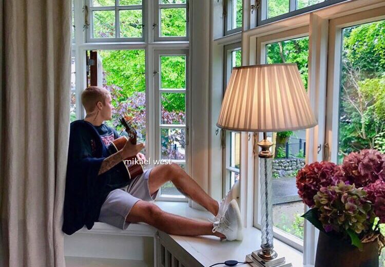 joleenbclifford's tweet photo. könnte mich ehrlich daran gewöhnen das jeden tag zusehen wenn ich ins wohnzimmer komme. 😊 https://t.co/DtkLcYehJ9