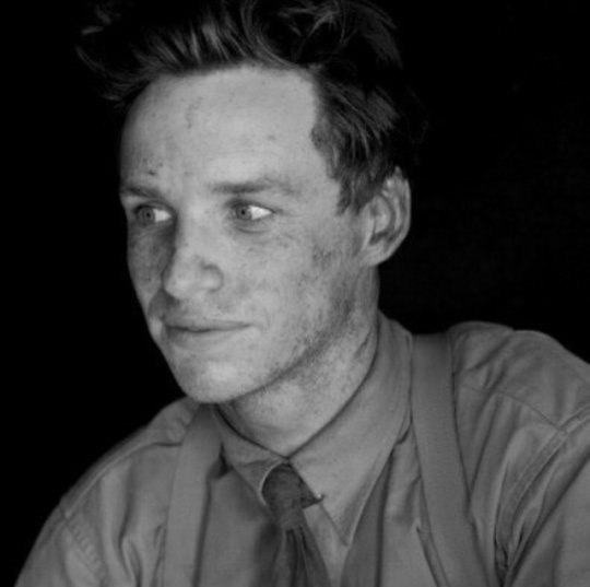 MCDV2's tweet photo. #EddieRedmayne photographed for @TheTelegraph__ in Budapest on August 7, 2011. #birdsong #stephenwraysford #oscarwinner #FantasticBeasts https://t.co/m7kT9EYARw