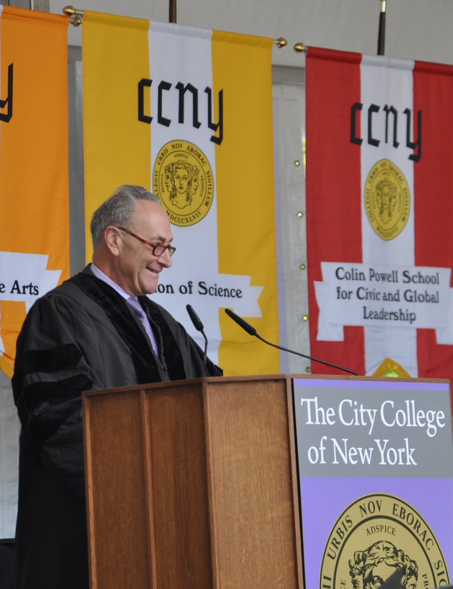 CCNYFund's tweet photo. @SenSchumer speaking at #Commencement2017 here at #ccny. #speech #graduation https://t.co/zYzJreaEW8