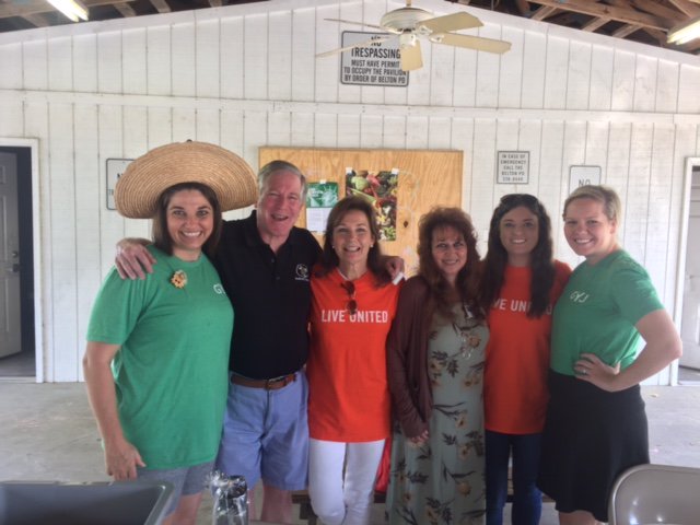 ESMMAndersonCo's tweet image. Had a great time handing out Senior Farmers' Market Nutrition Program vouchers in Iva, Belton, and Anderson!