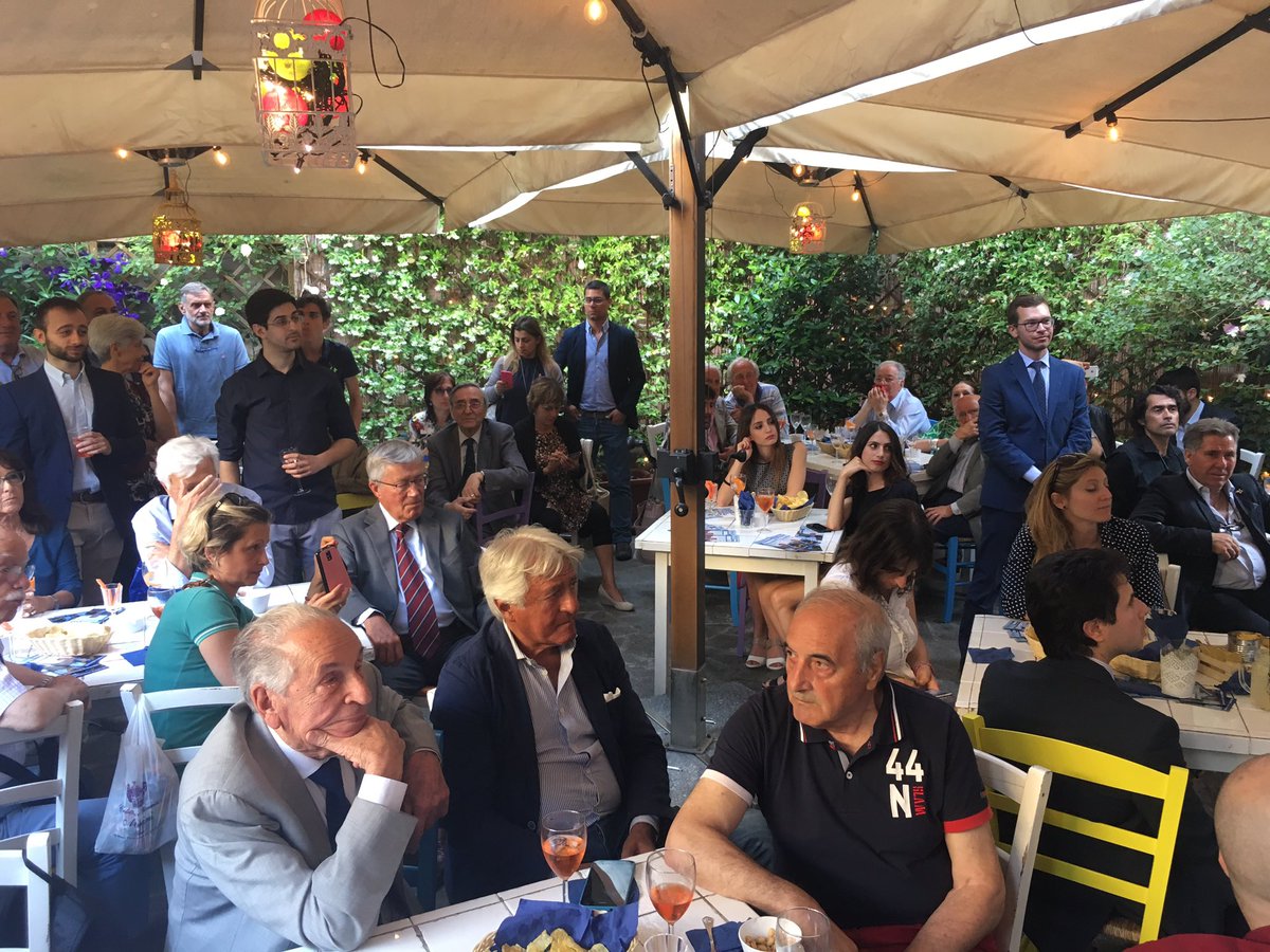 GiovanniToti's tweet photo. C'è voglia di cambiamento anche tra i #giovani genovesi che vogliono riprendersi Genova #cambiamoinsieme #buccisindaco https://t.co/qgsF878OzI