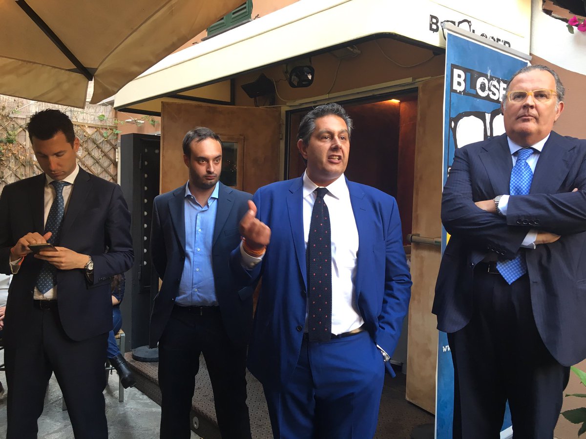 GiovanniToti's tweet photo. C'è voglia di cambiamento anche tra i #giovani genovesi che vogliono riprendersi Genova #cambiamoinsieme #buccisindaco https://t.co/qgsF878OzI