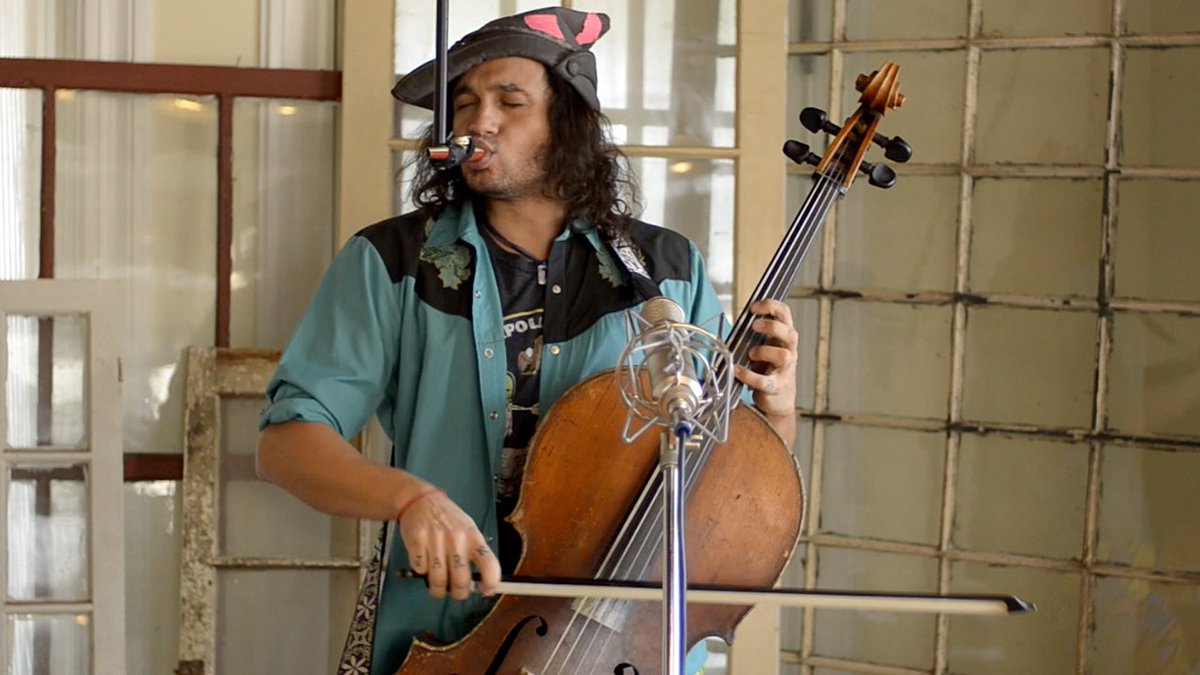 Rushad Eggleston is sure to entertain with this quirky cello tune, captured by Beehive Productions. ow.ly/mwdv30cnJAs
