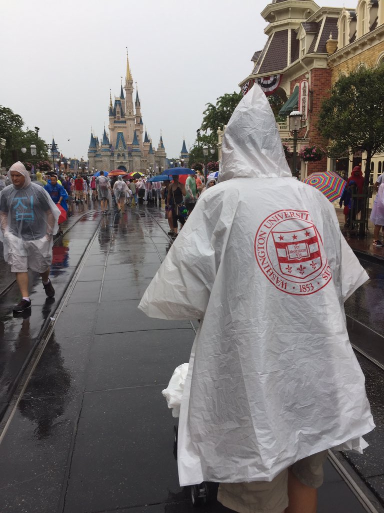 amelungc's tweet image. Representing @WUSTL during a rainy day @WaltDisneyWorld