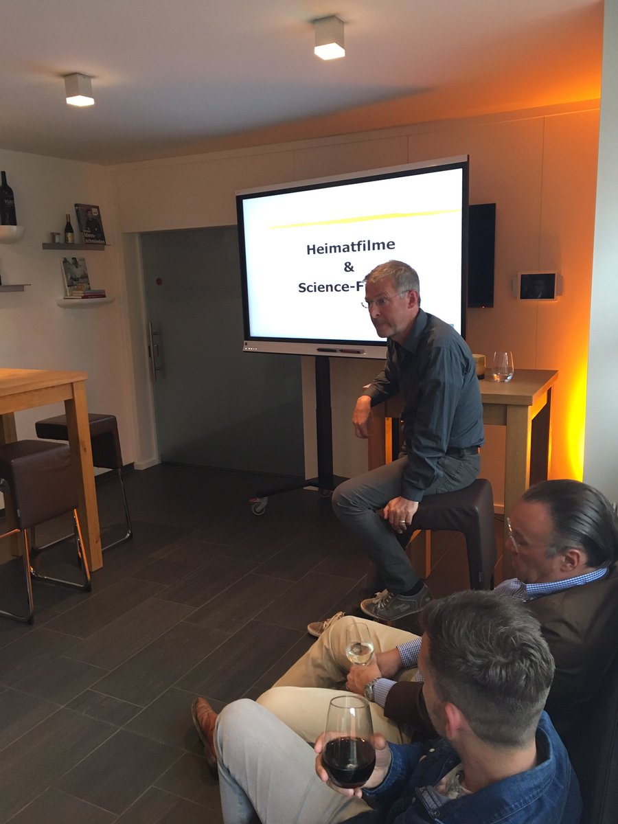 IdeenHerd's tweet photo. Toller Vortrag von Andreas Knuf im Business Club. #ideenherd #wolfsburg https://t.co/aEnyZPy01y