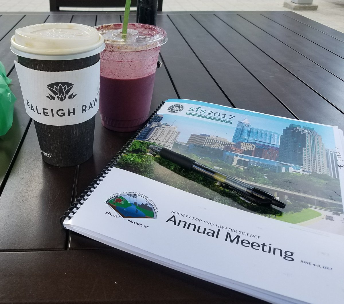 EcologyRachel's tweet photo. Having a fantastic time at #2017SFS filled with so many ideas I think I might burst! #macrorivers #womeninSTEM #SFS2017 #Science https://t.co/uQpbYhc2fS