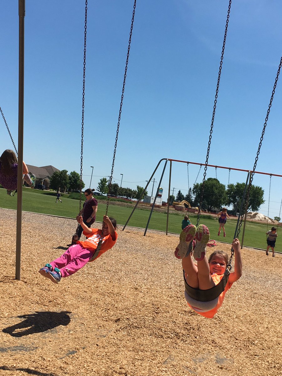 FirstiesMES's tweet photo. "X-tra" recess for X Day! @MsJorgesMES #ABCcountdown #theMESway https://t.co/3lDCkApTkA