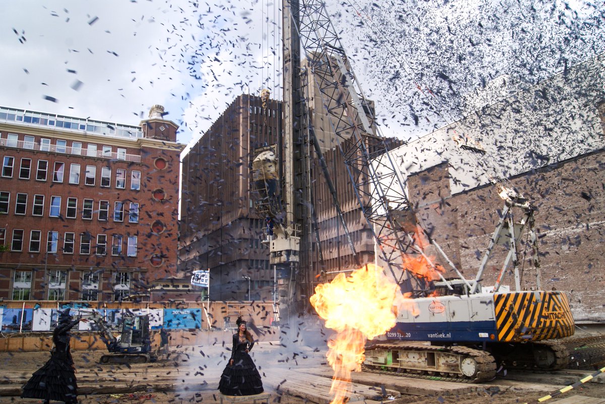 BARCODE_arch's tweet photo. Today, alderman Schneider drove the first pile for The Muse: https://t.co/abLiLJ4Gyn https://t.co/ZsEZtVToID