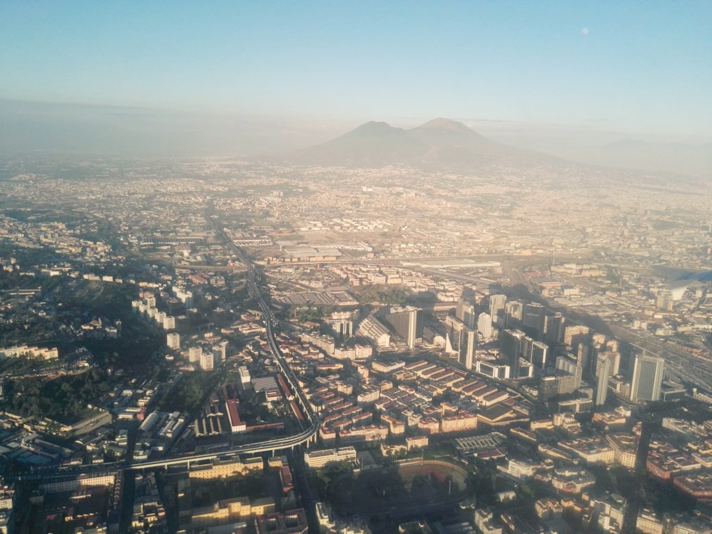 CorradoSciutto's tweet photo. #napoli from the sky https://t.co/L3DGktfFYM