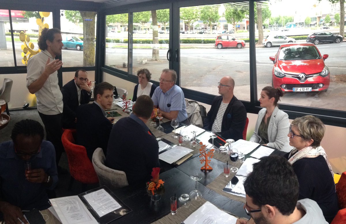 JCECaen's tweet photo. Présentation de #cartesonore au chef #BenoitGuillaumin #AuxCasserolesQuiChantent avec #Macif et #NotaBene https://t.co/81UQV57cSu