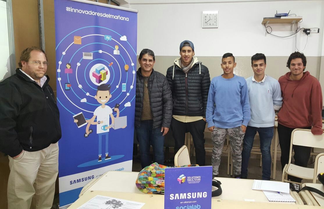 CCRTIC's tweet photo. Gracias a los estudiantes y docentes cordobeses que se sumaron a esta propuesta! #SpFCba @SamsungArg @socialabAr https://t.co/Sxlbn6CdQY