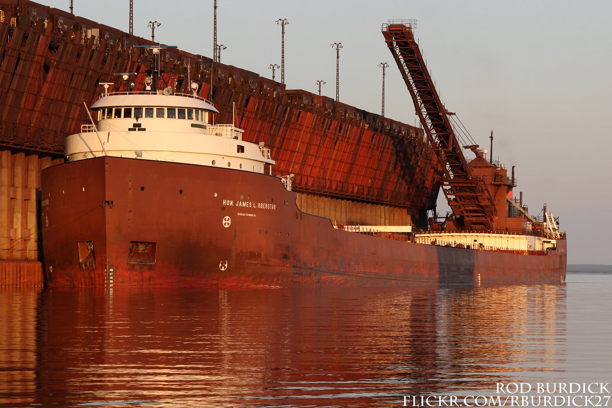 RodBurdick's tweet photo. Classic laker at sunset, Marquette (6/2/17)
#honjamesloberstar #marquette #upperharbor #greatlakes #lakesuperior #sunset #InterlakeSSco https://t.co/9bVPyjndAa