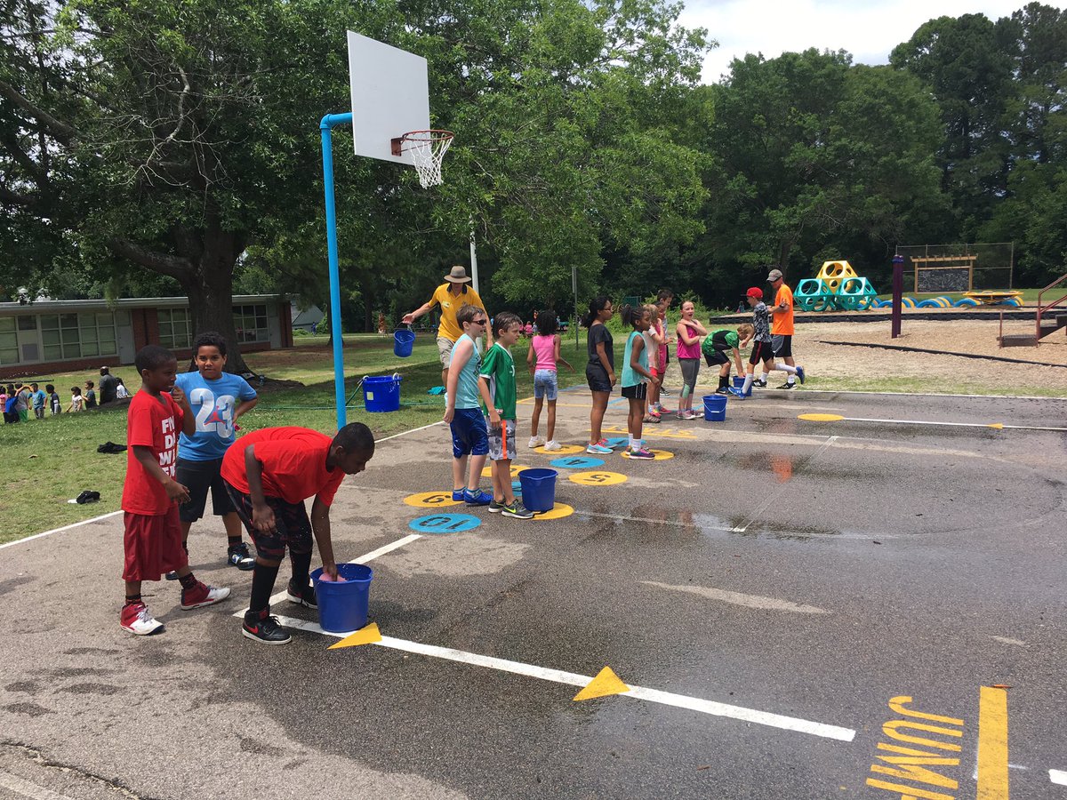 Massengill5th's tweet photo. Field Day fun!! @ConnPrincipal @ConnMagnet @ConnPTA @MargaretMariel2 Thanks to all that helped!! https://t.co/s4Zur0TzpO