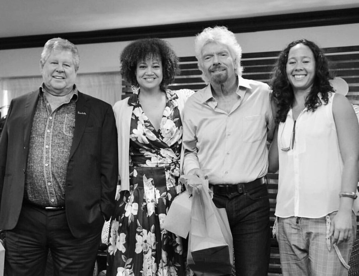 VictoriaLSilver's tweet photo. 4 years after #pitchtorich #funding 
Here we are again #gratitude #bereteet 
Hope he likes his #touchbyvls #teapot ;)  
#youthebest Sir B ! https://t.co/AXJmbgrZN0