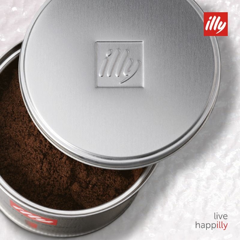 illykafea's tweet photo. #illy ground 250gr. 100% Arabica. Αλεσμένος καφές υπό πίεση ώστε να διατηρεί αναλλοίωτα τα πολύτιμα αρώματα &amp; έλαια του καφέ. #LIVEHAPPilly https://t.co/33VvPGvSYq