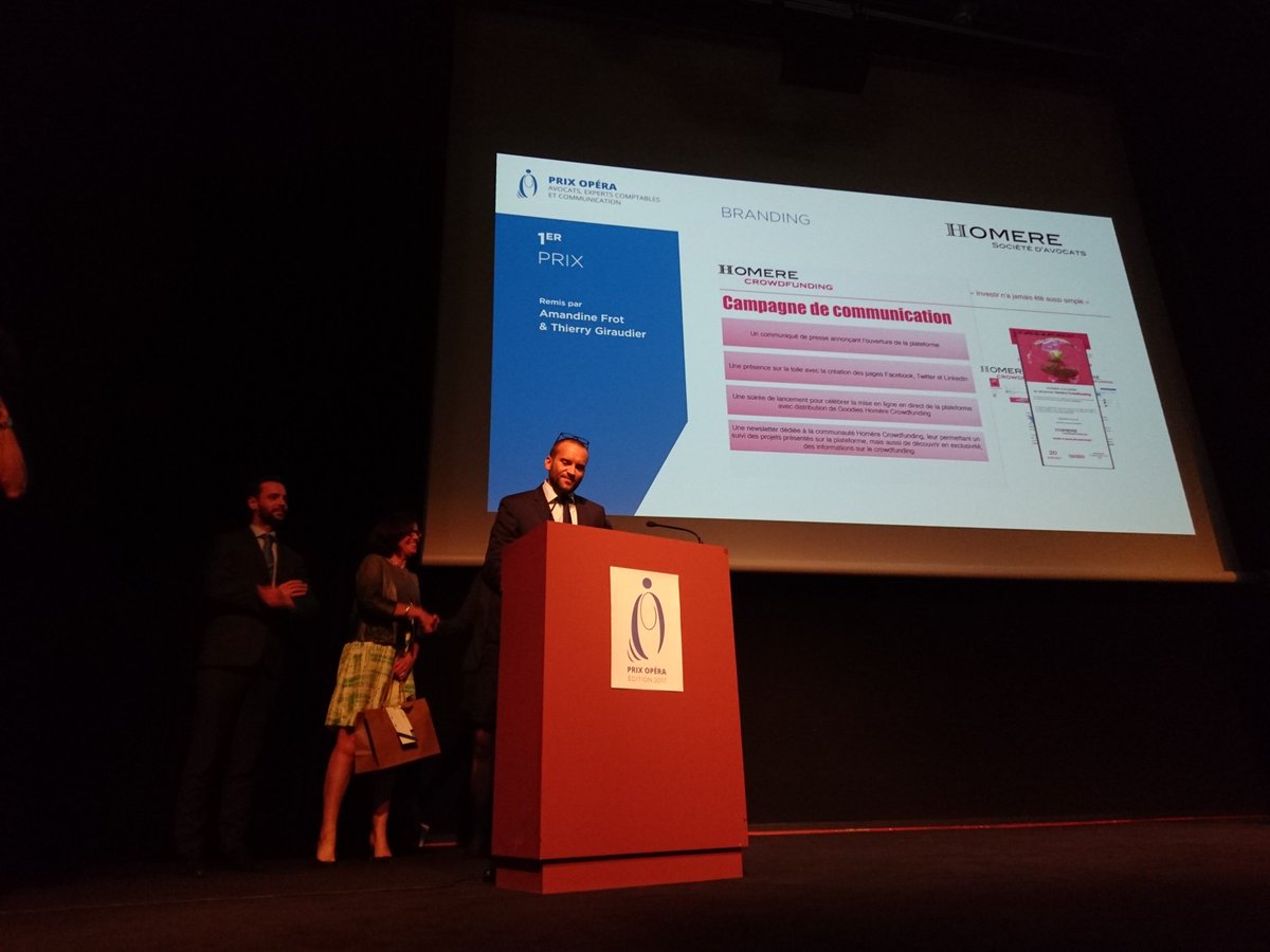 ElseBang_'s tweet photo. Et c'est @HomereAvocats qui reçoit le 1er prix pour son opération de crowdfunding ! 👏 #prixopera https://t.co/x5aOoCa91l