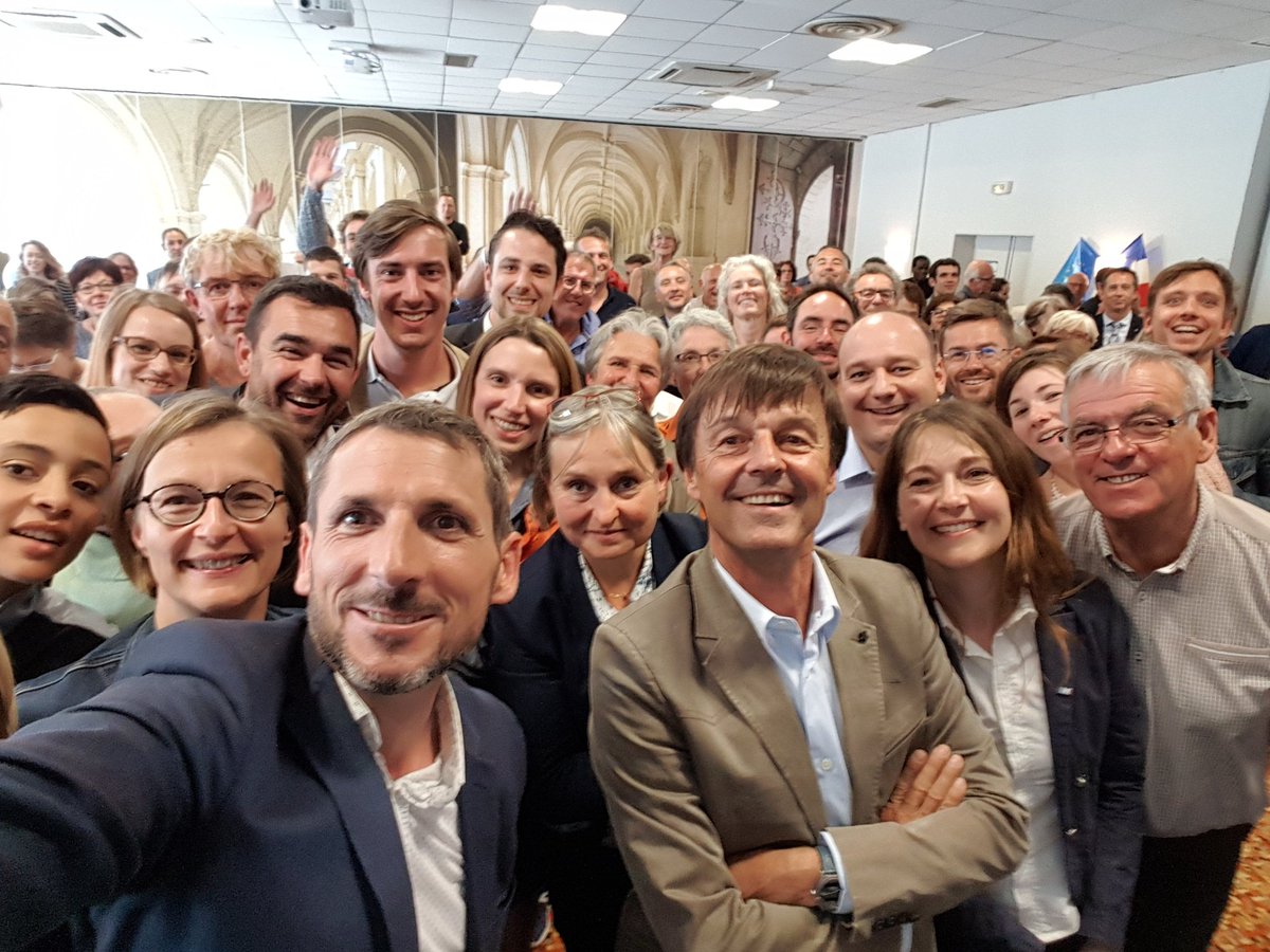 Visite <a href="/N_Hulot/">Nicolas Hulot</a> à <a href="/Angers/">Ville d'Angers</a> pour apporter son soutien aux candidats <a href="/laRepubliqueEM/">LaRépubliqueEnMarche</a> pour les #legislatives2017 #circo4901
#selfieprésidentiel