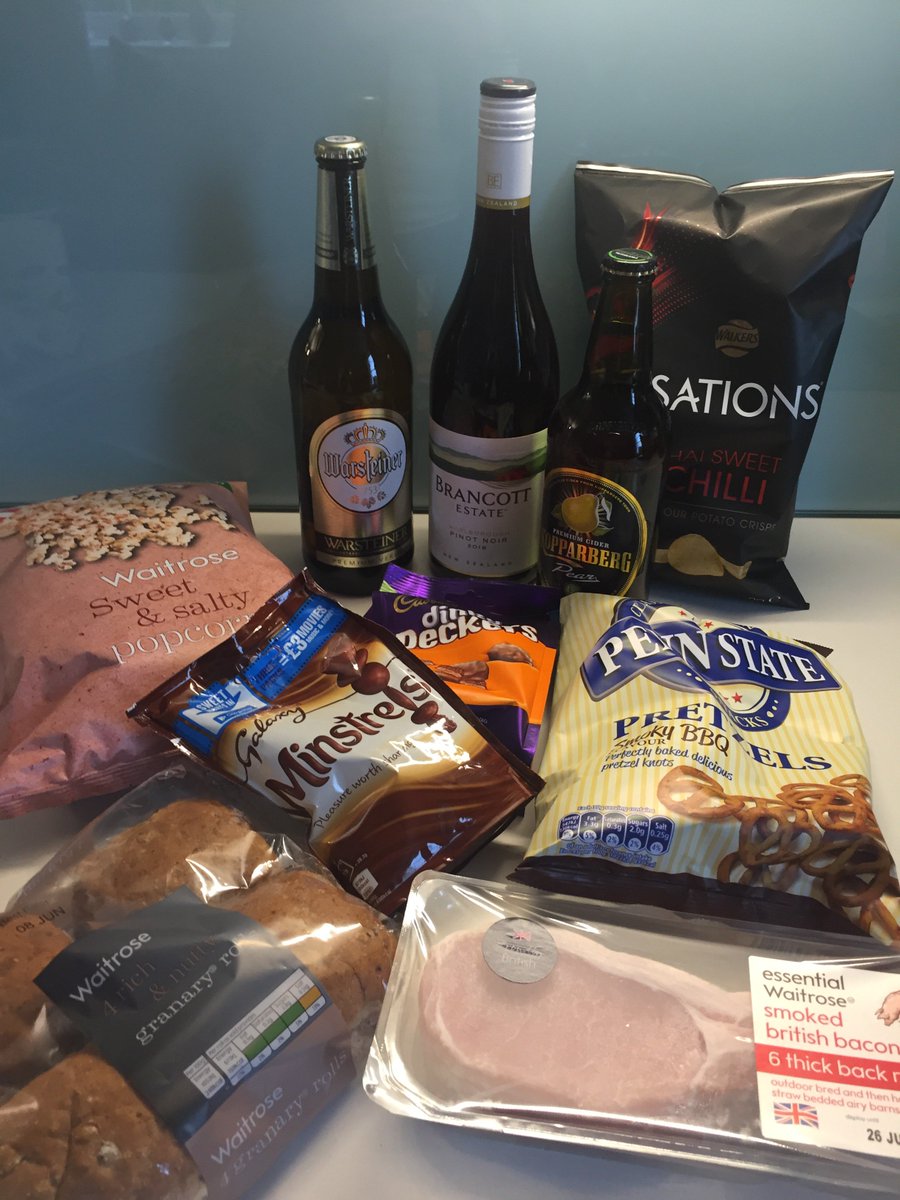 PatsyWalton6's tweet photo. @MrIanW Election night snacks are ready! #midnightfeast #HealthyEating https://t.co/L0L8G2ubzV