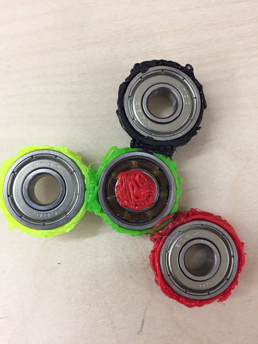 Fuganater's tweet photo. Ugliest fidget spinner ever made?? Created using the Tipeye 3D Printing Pen. #3dprinting #3dprinter #3d #fugatech3dprinting #3dprinterpen https://t.co/1JR2T4ZYiZ