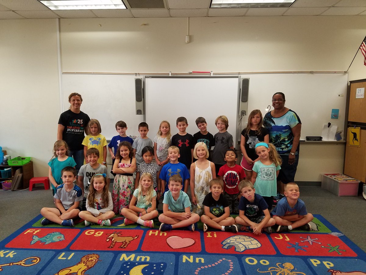 KelleyKiddos's tweet photo. #bittersweetgoodbye #lastdayhooray #hellosecondgrade https://t.co/HZyFoywDYe