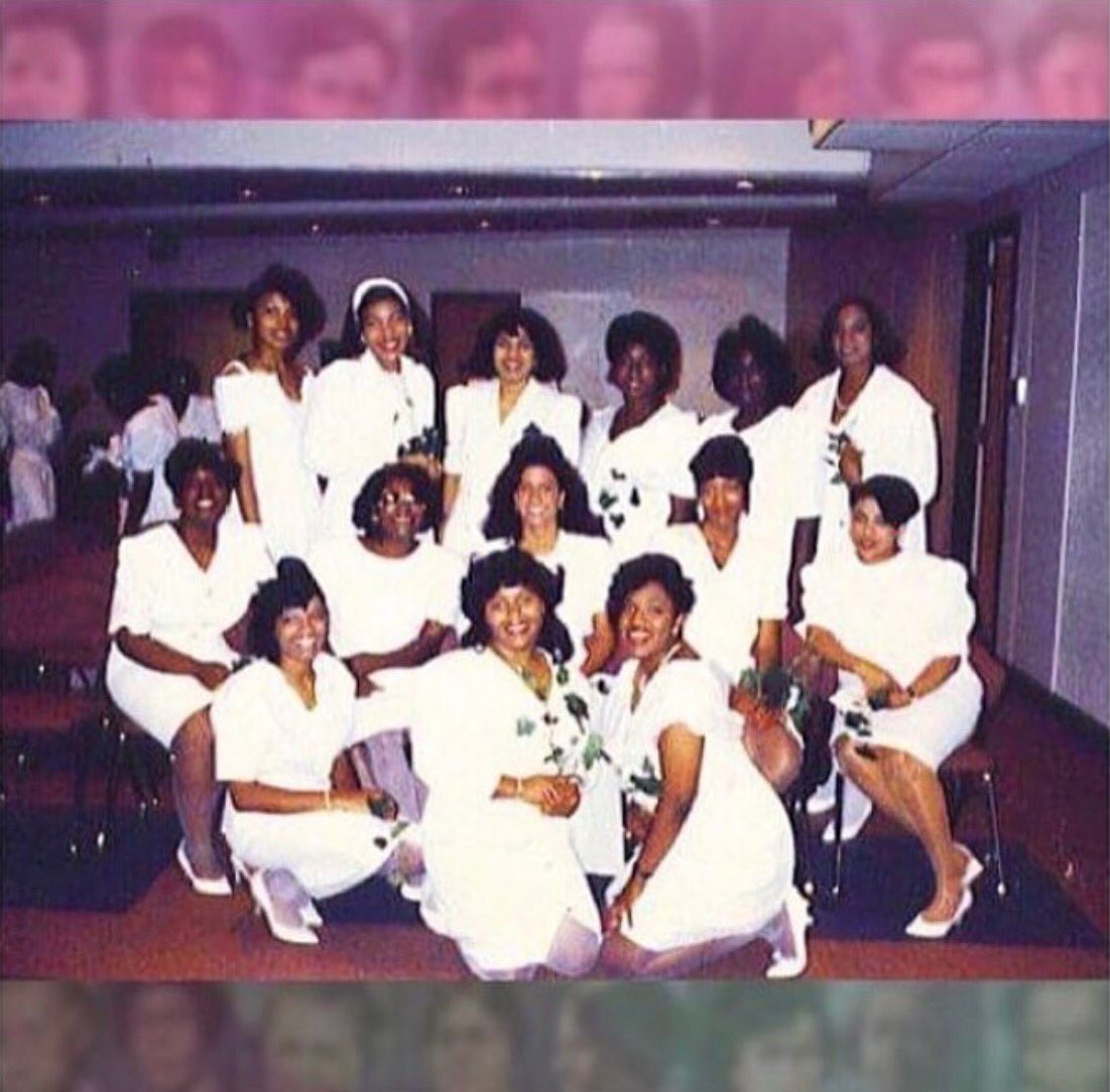 piphi1908's tweet photo. 25 Years Ago... On June 7, 1992, 13 PHENOMENAL women chartered the Pi Phi Chapter of Alpha Kappa Alpha Sorority, Incorporated at KSU. 💕💚 https://t.co/R9bny7okmk