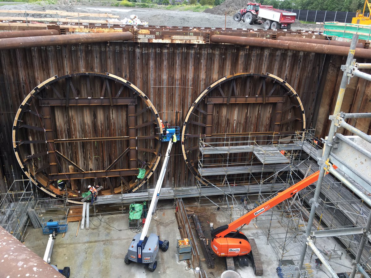 vhbinfra_dir's tweet photo. Startschacht voor ons project  boortunnel @Rotterdamsebaan begint al aardig vorm te krijgen op 13 meter diepte! @vhbinfra ^WTM https://t.co/6hZIwTyfRX