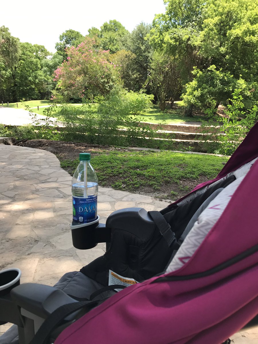 Gammygotlashes's tweet photo. Park day with my girls waiting for my oldest to practice for her graduation on Saturday 😢❤️🎓#momlife #lovemygrad https://t.co/5zlzIJmjFt
