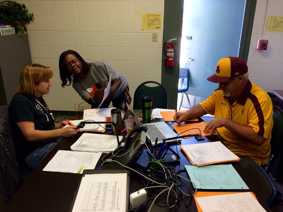 RUSDmath's tweet photo. Gage math department scoring tasks together! #normscoring #rubrics #learning #gagegators https://t.co/qO8nr5mlfH
