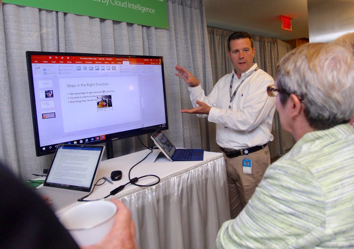 MicrosoftIPC's tweet photo. Did you know that cloud and artificial intelligence can be integrated into mobile technology tools? #DCTechFair https://t.co/7nnWMeQVlq