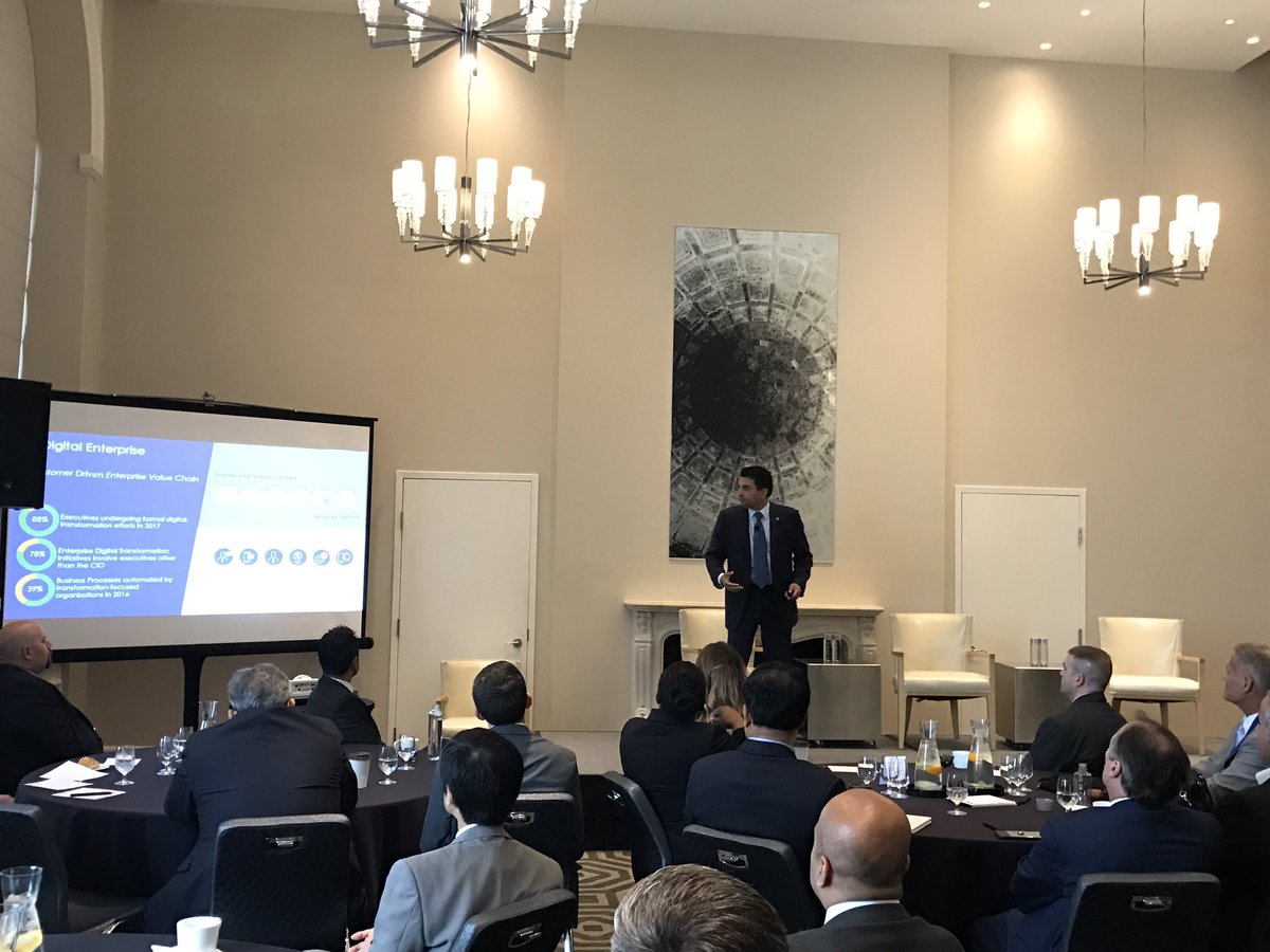 AnupamGovil's tweet photo. @kevinparikh @Avasant kicking off #EmpoweringBeyond DC with stirring keynote #DigitalSingularity https://t.co/M9GBSKs1LJ